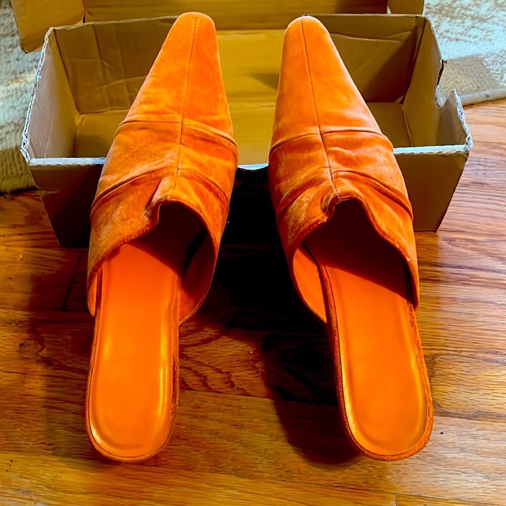 Purchased from Lerner. No other name shown. Size 11. Orange.